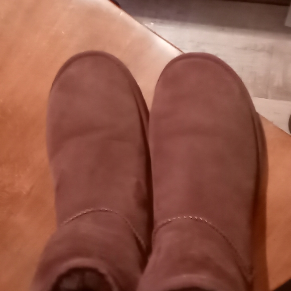 Ugg boots - Picture 2 of 10